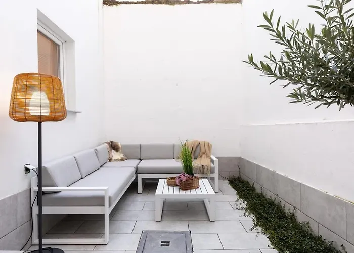 Huswell - Stylish Duplex Apartment In Town House