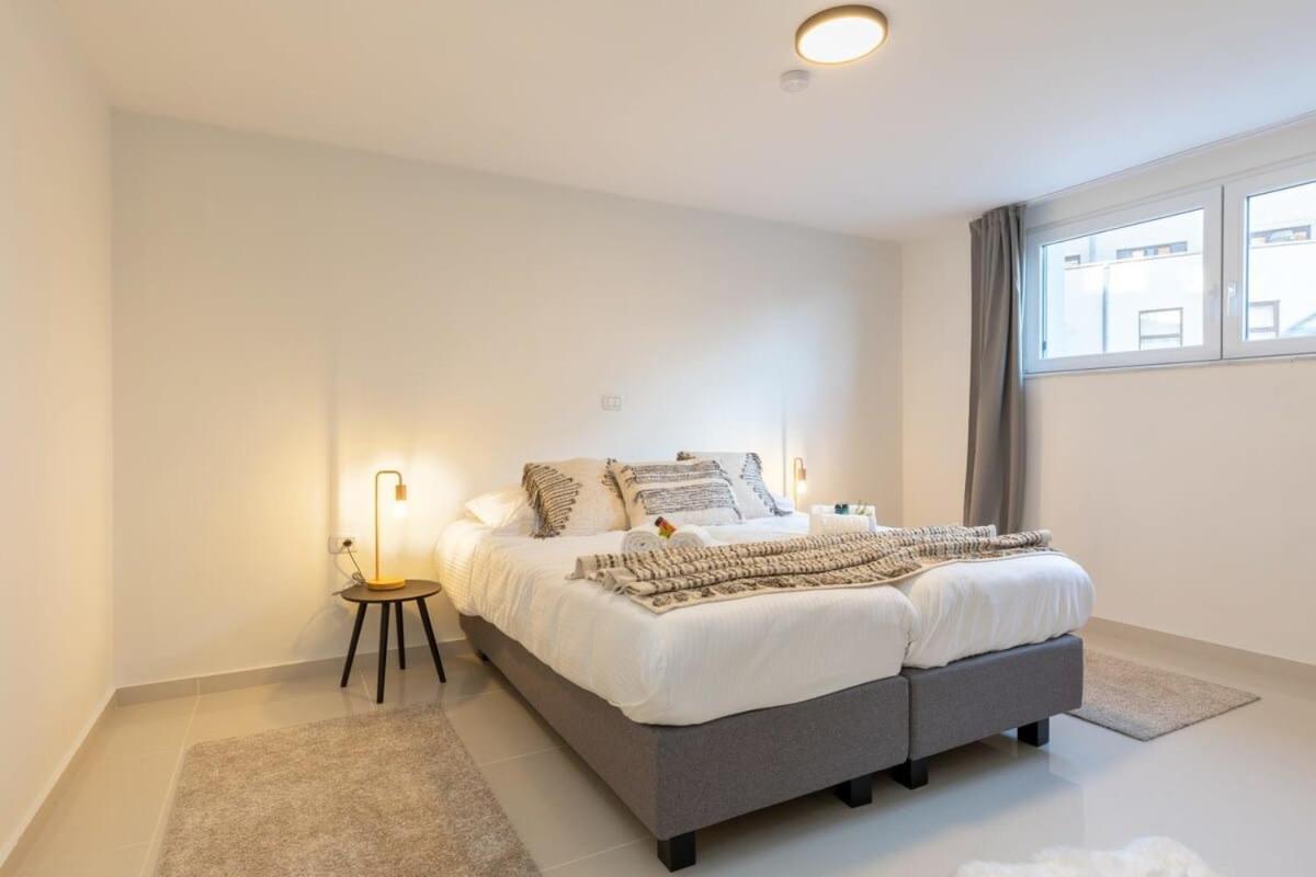 Huswell - Stylish Duplex In Town House * Ostend
