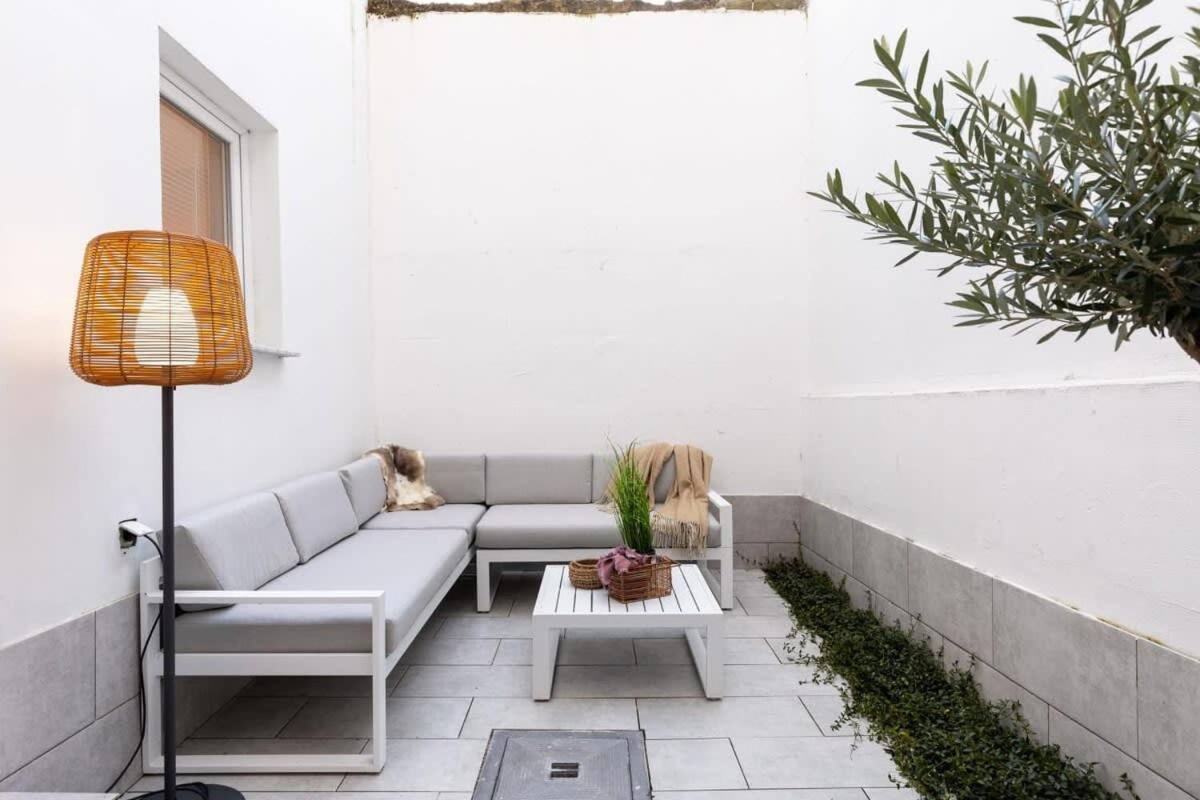 Huswell - Stylish Duplex In Town House Apartment *