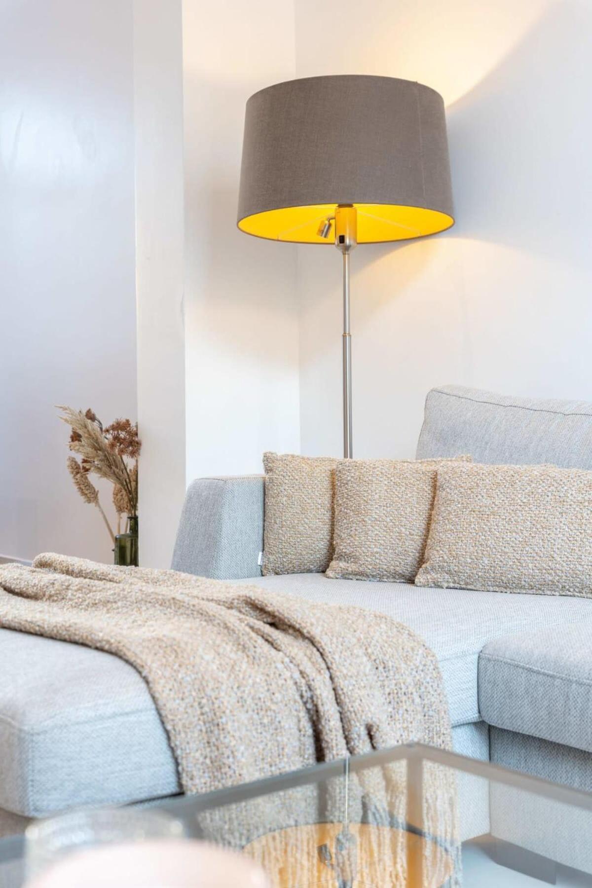 Huswell - Stylish Duplex In Town House *